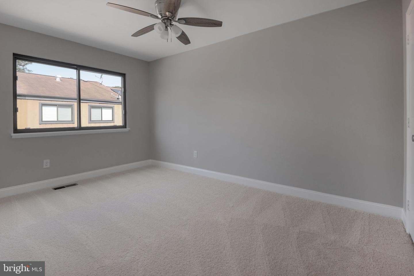 9084 Arlington Boulevard photo 10