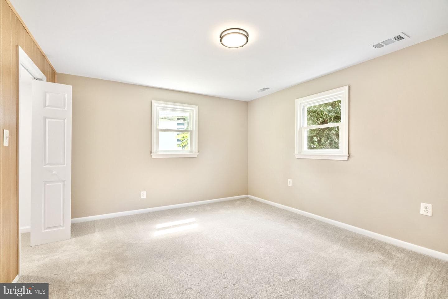 2811 Elsmore Street photo 34