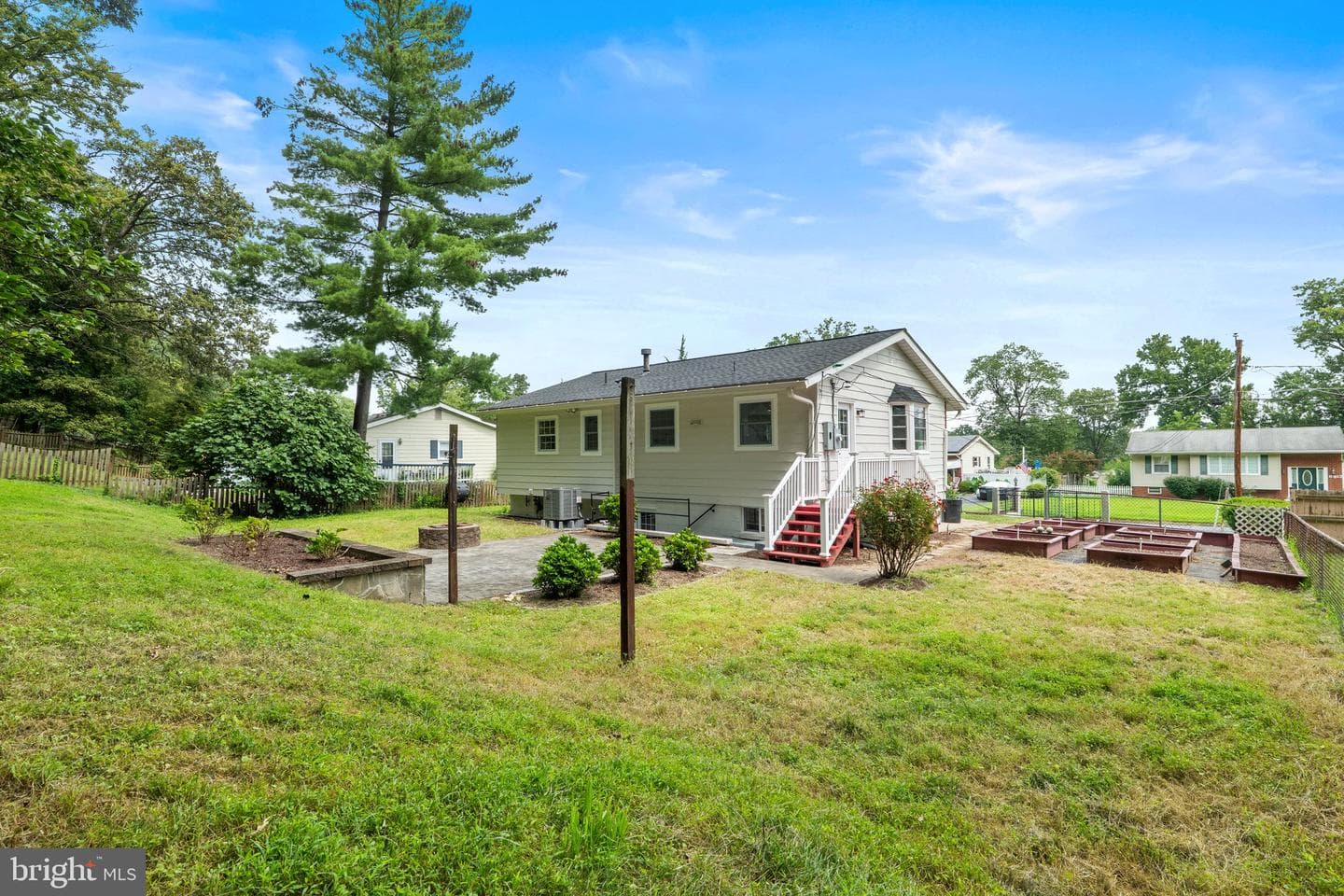 8912 Sylvania Street photo 29