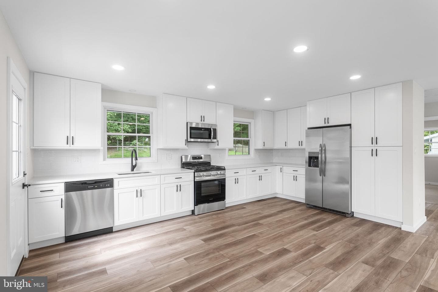 8912 Sylvania Street photo 5