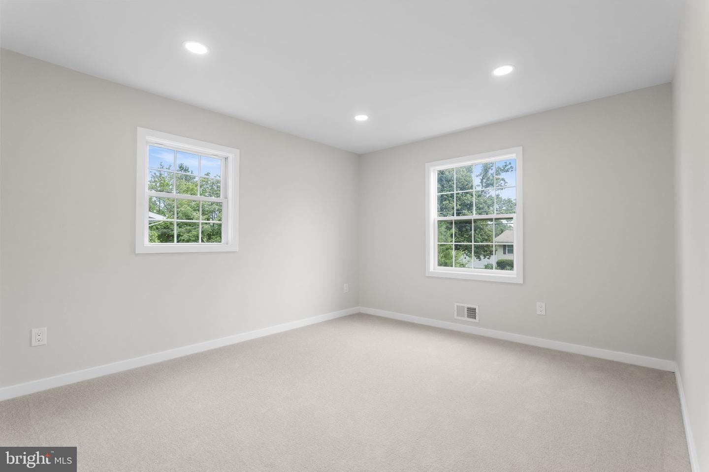 8912 Sylvania Street photo 9