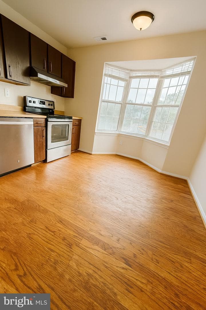 4127 Weeping Willow Court #142-A photo 5