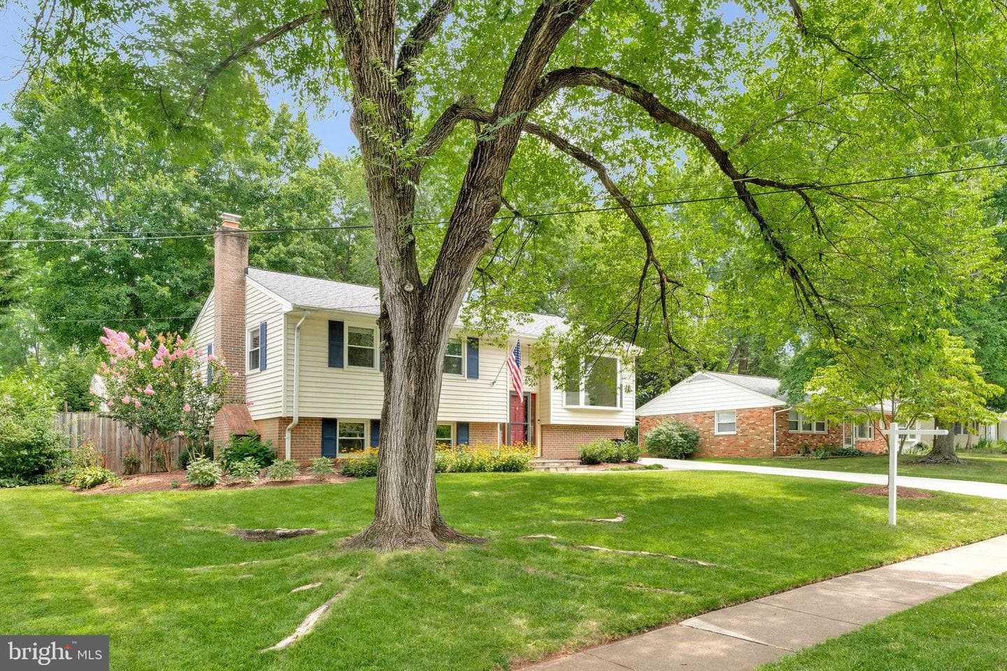 14704 Lock Drive photo 2
