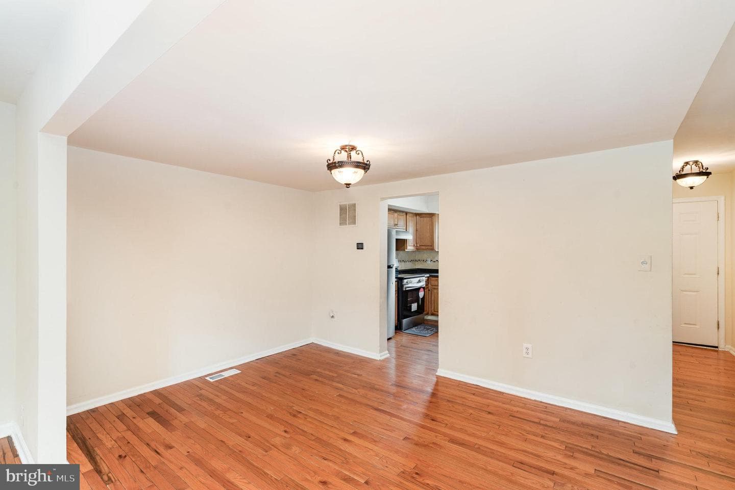 4551 Casablanca Court photo 7