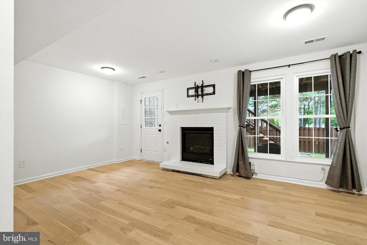 7495 Gadsby Square photo 6