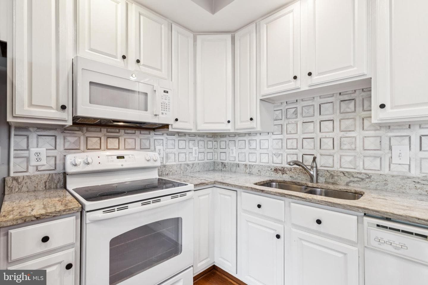 7702 Ousley Place photo 13