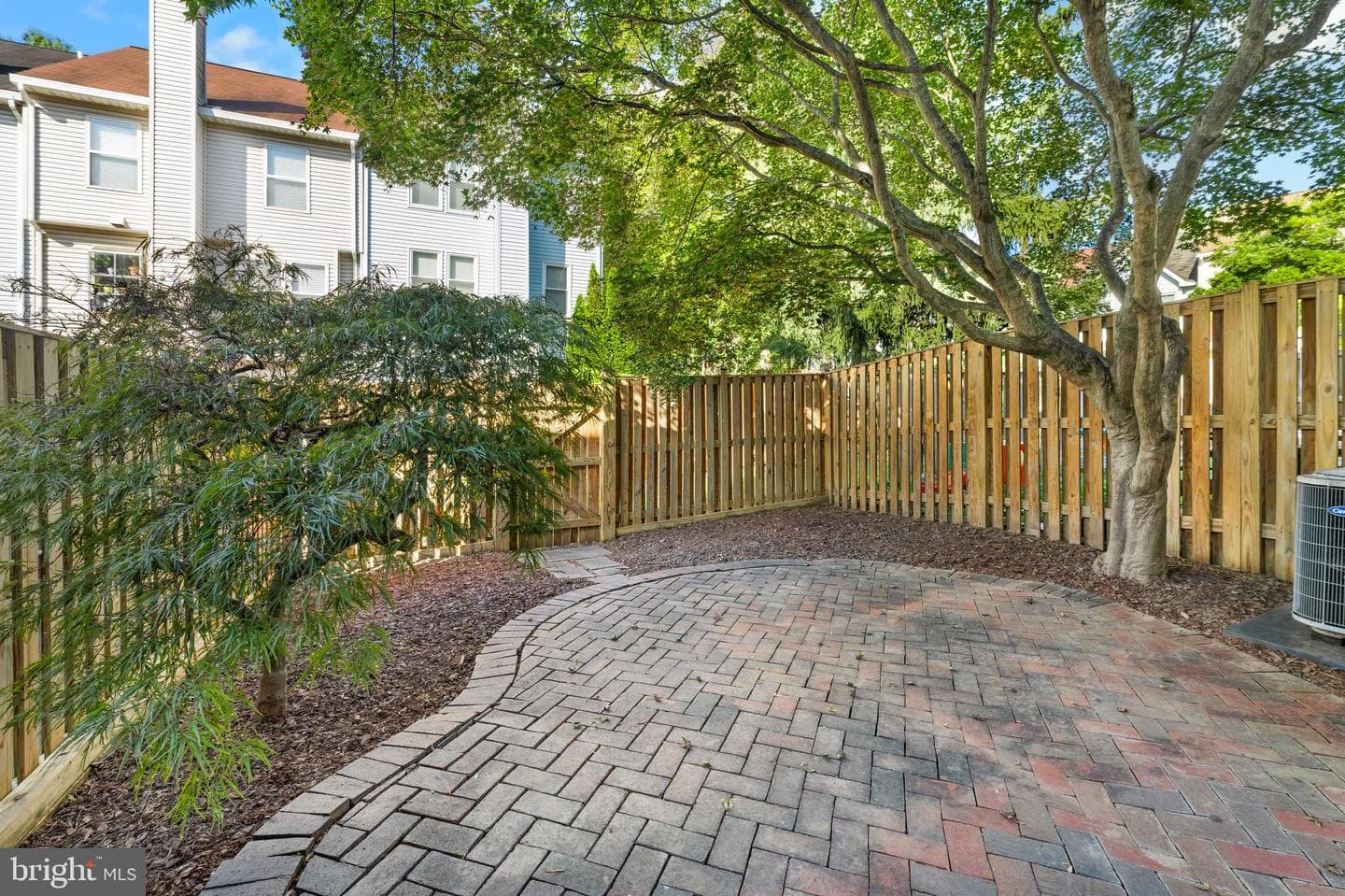 9626 Pierrpont Street photo 29