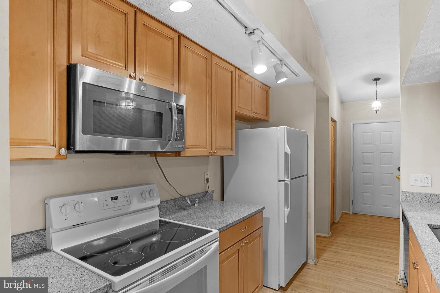 8406 Rainbow Bridge Lane photo 2