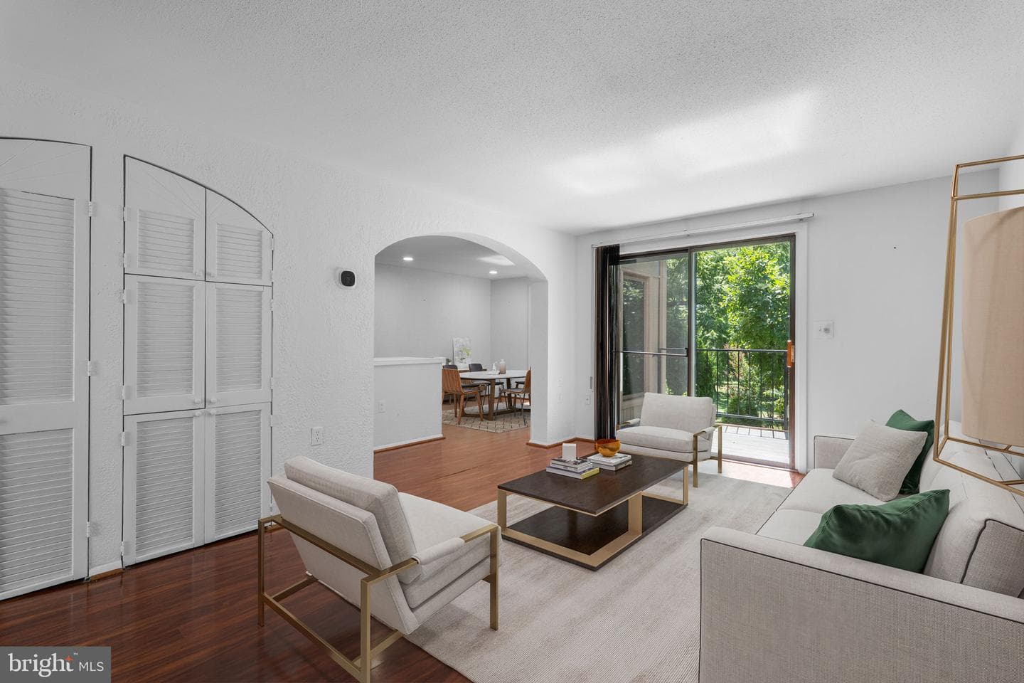 1806 N Shore Court photo 2