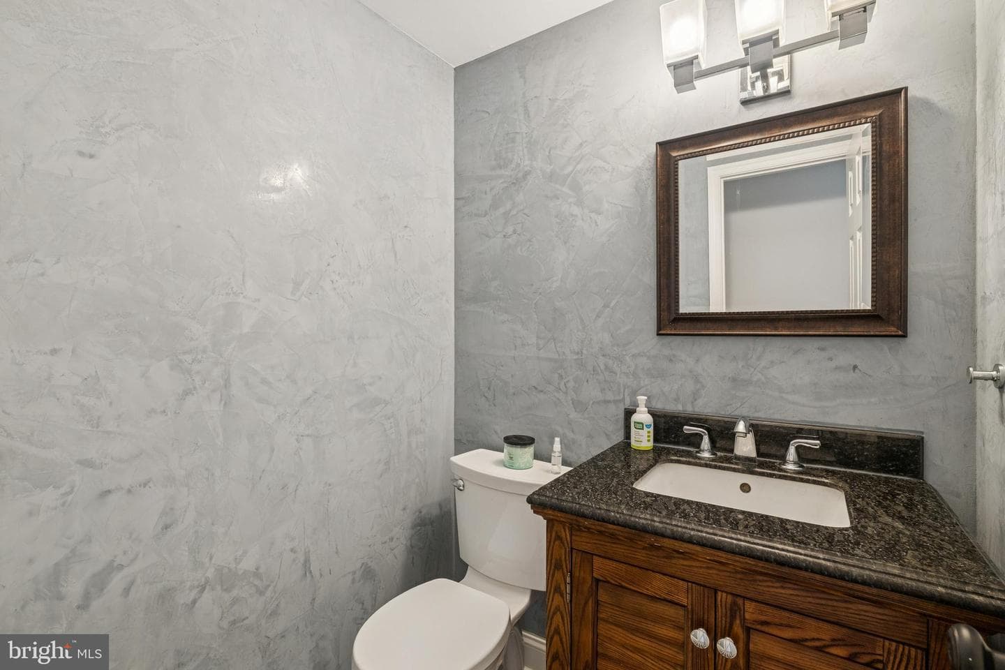 8482 Springfield Oaks Drive photo 24