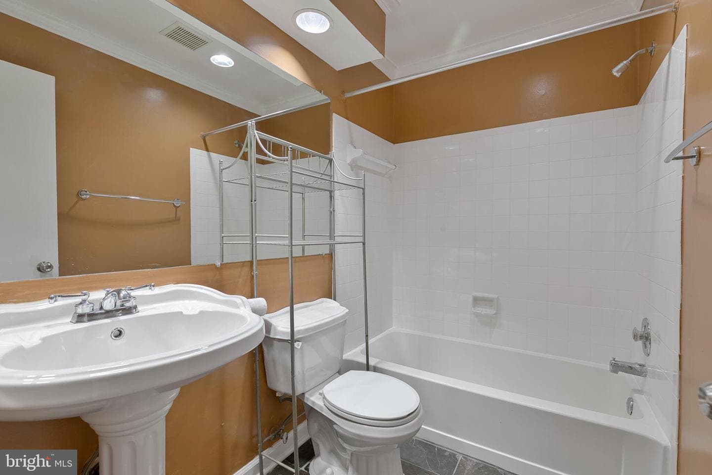 7711 Lafayette Forest Drive #02 photo 15