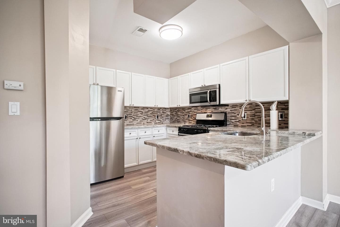 2111 Highcourt Lane #302 photo 14