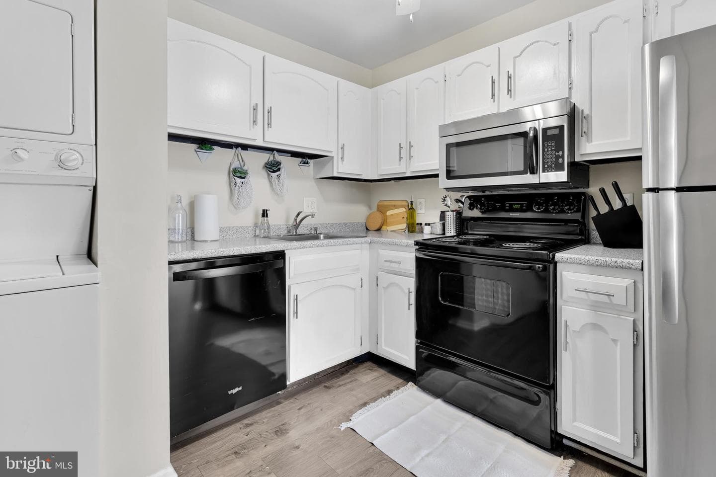 8608 Village Square #15/8608 photo 12