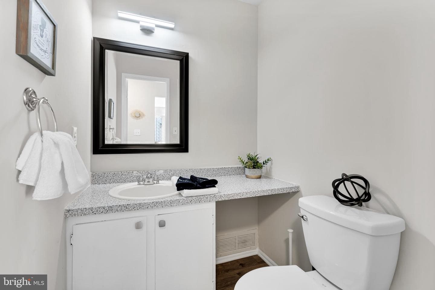 8608 Village Square #15/8608 photo 18