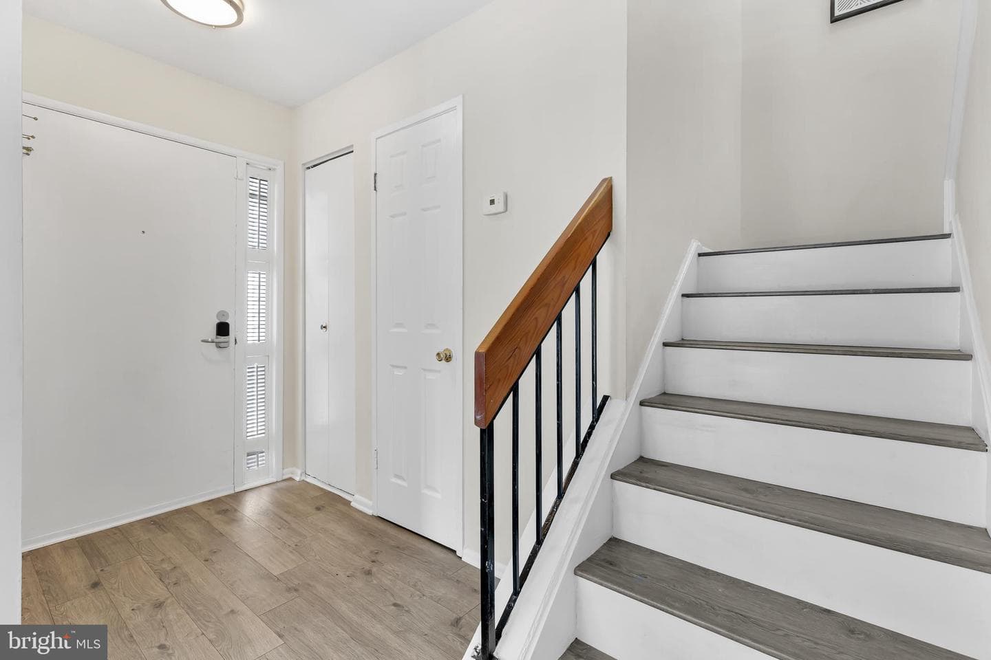 8608 Village Square #15/8608 photo 19