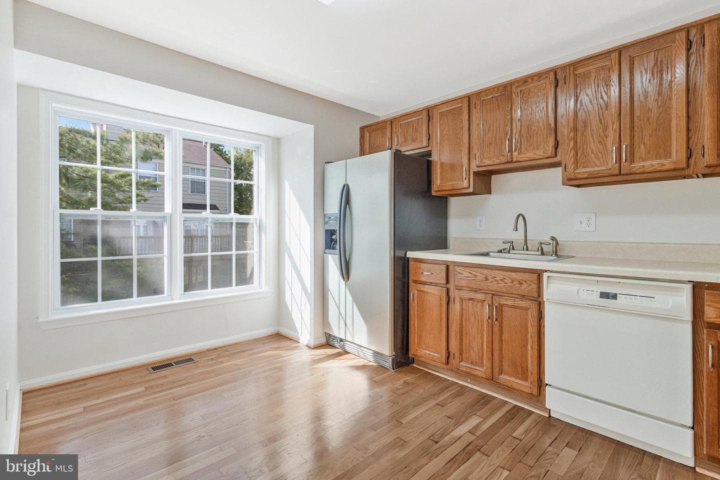 6481 Linleigh Way photo 9