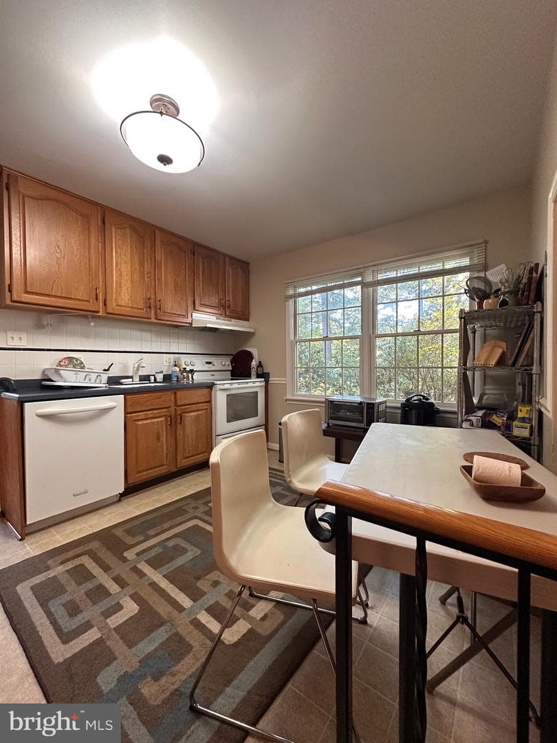 4314 Selkirk Drive photo 7