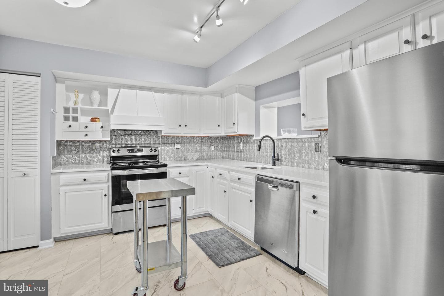 4906 McFarland Drive photo 8