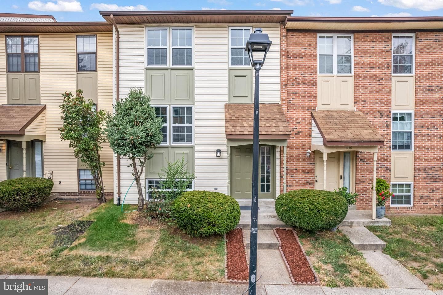 978 Branch Drive photo 2