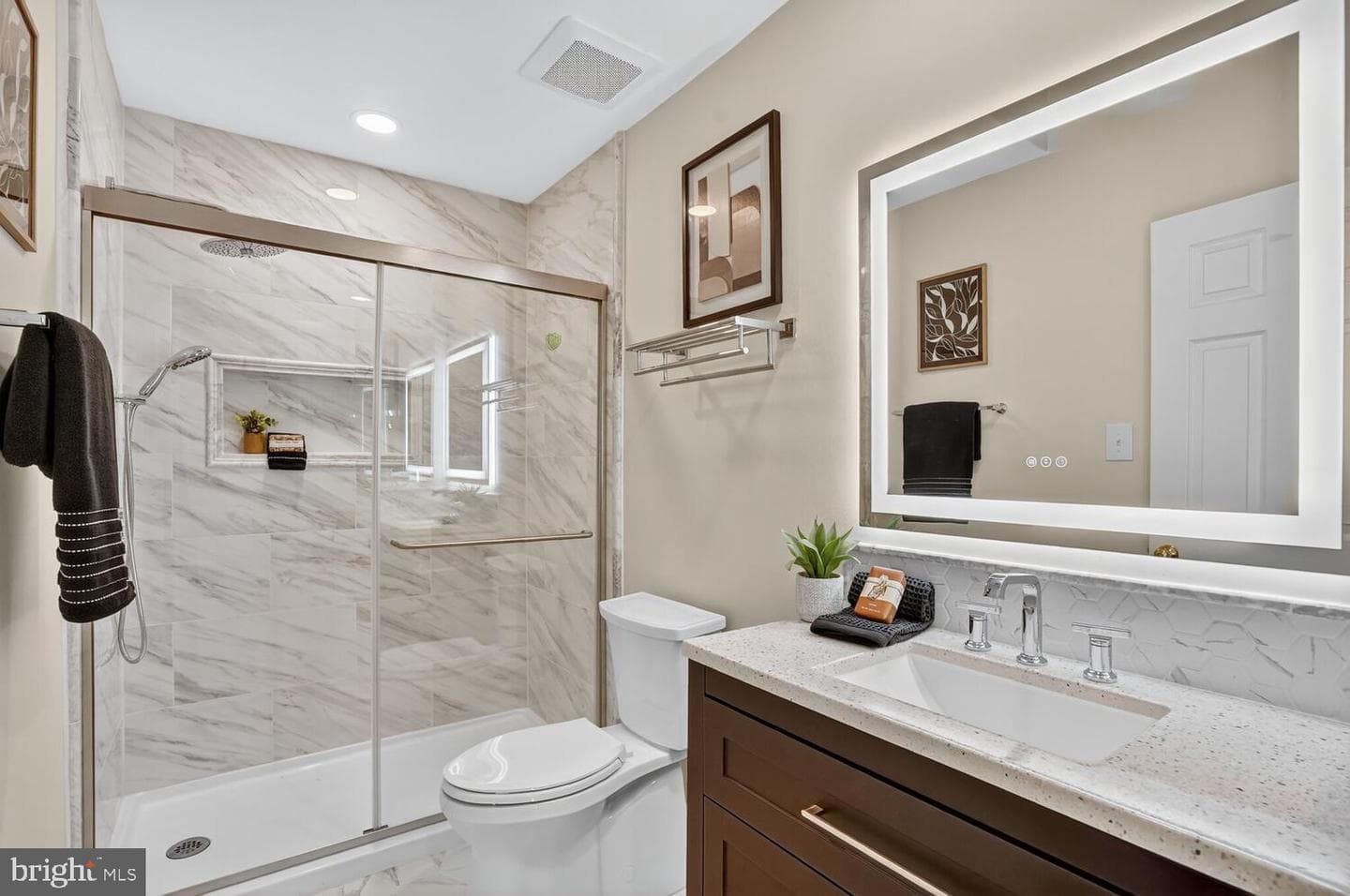 2053 Mayfair McLean Court photo 28