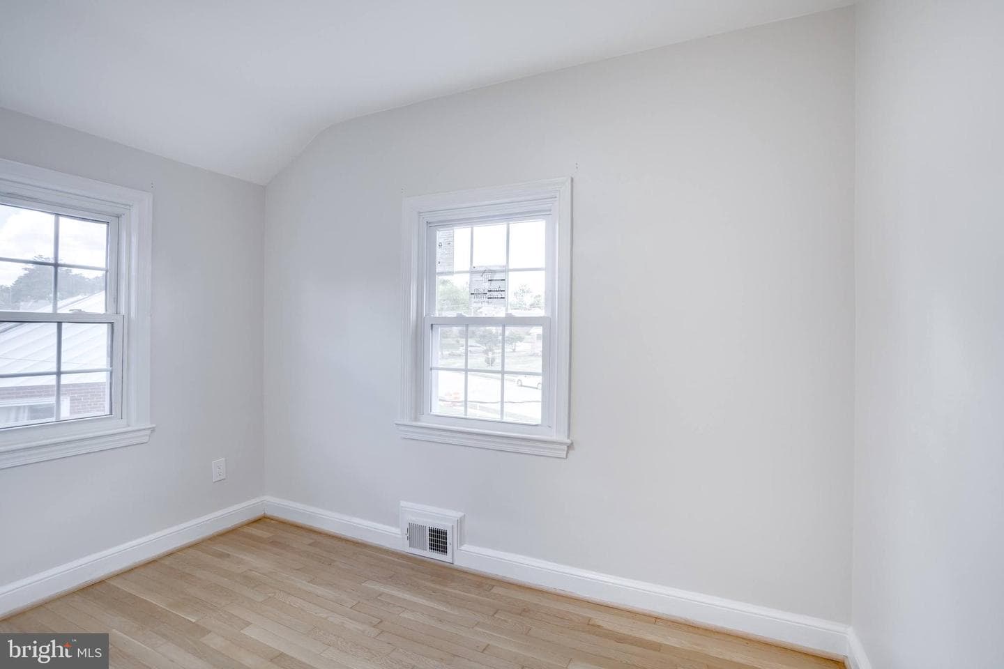 5900 Brunswick Street photo 27