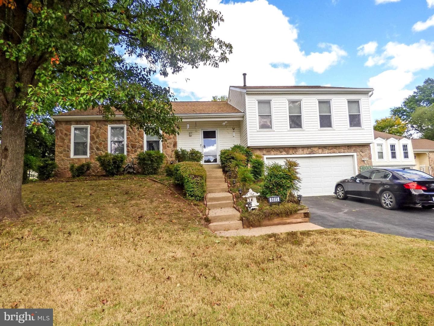 5515 Belle Pond Drive photo 2