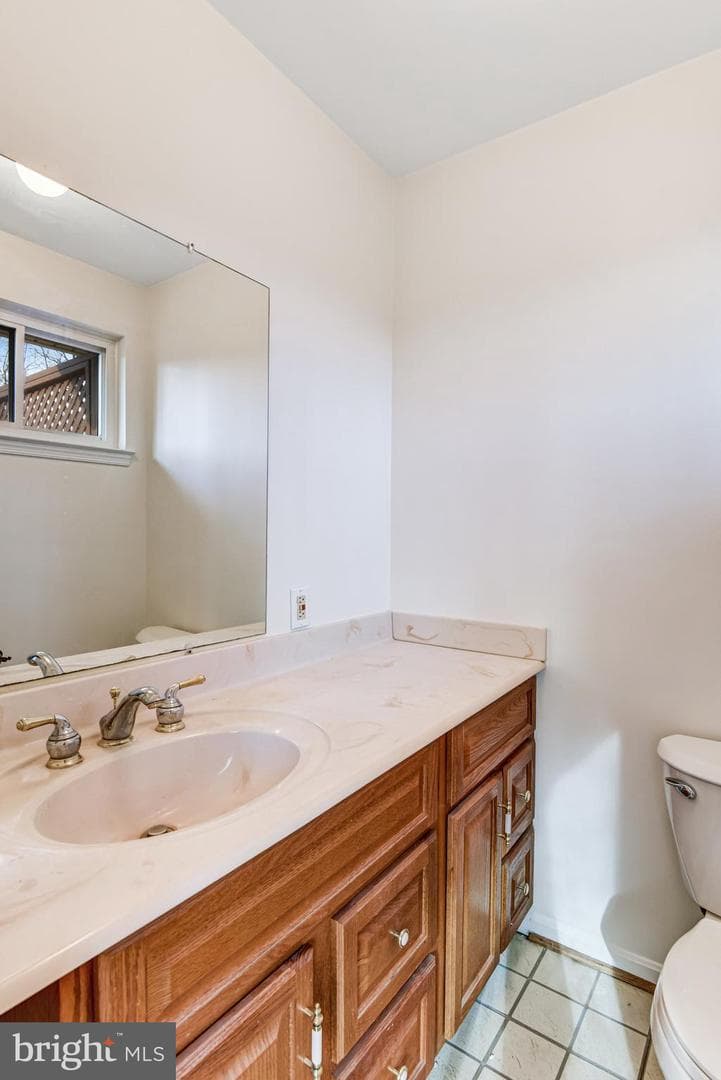 5370 Gainsborough Drive photo 13