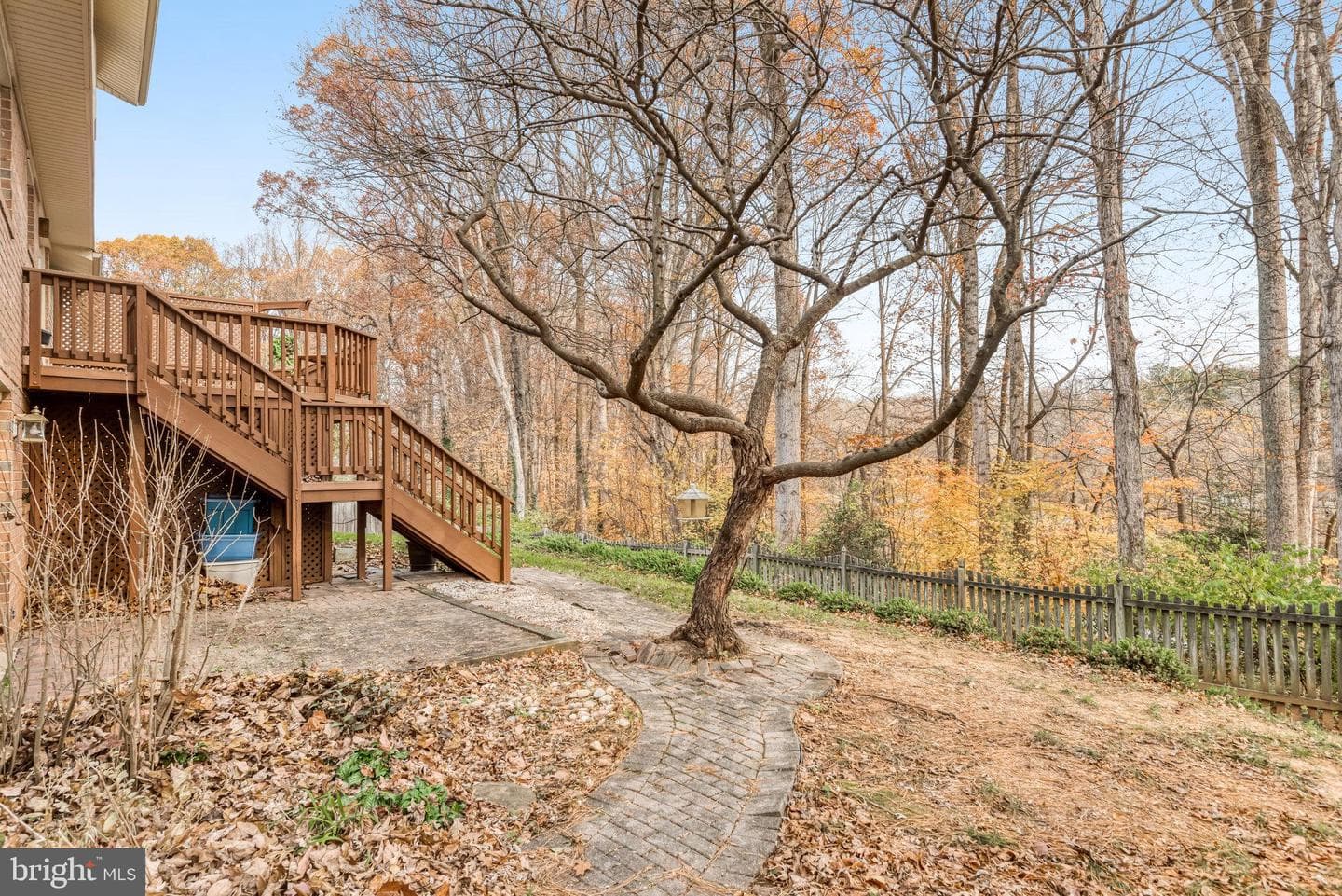 5370 Gainsborough Drive photo 29