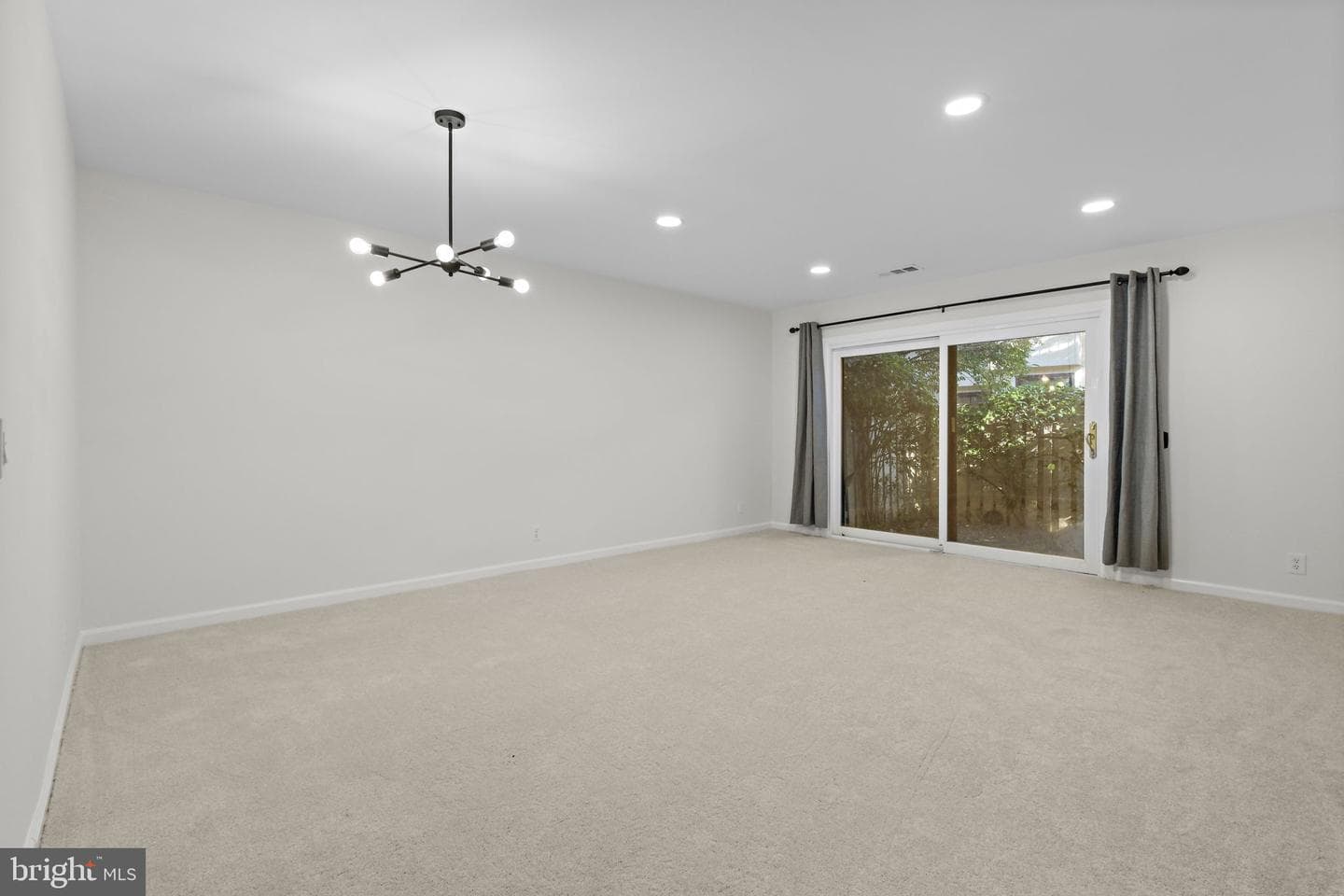 2592 Glengyle Drive #116 photo 7