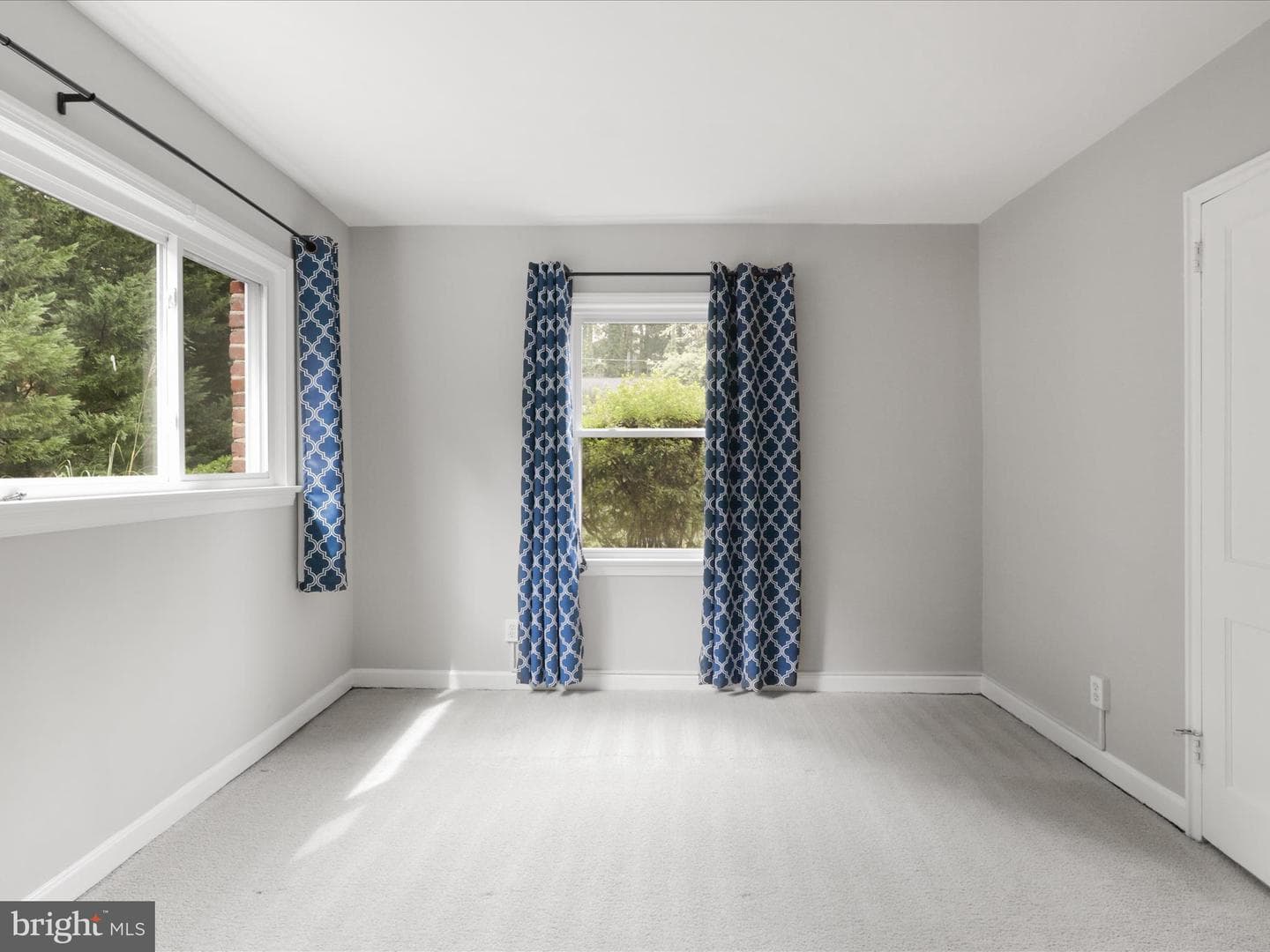 7533 Hollindale photo 29