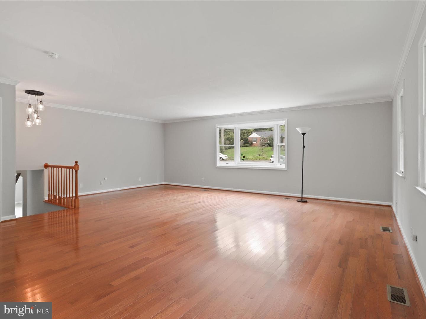 7533 Hollindale photo 34
