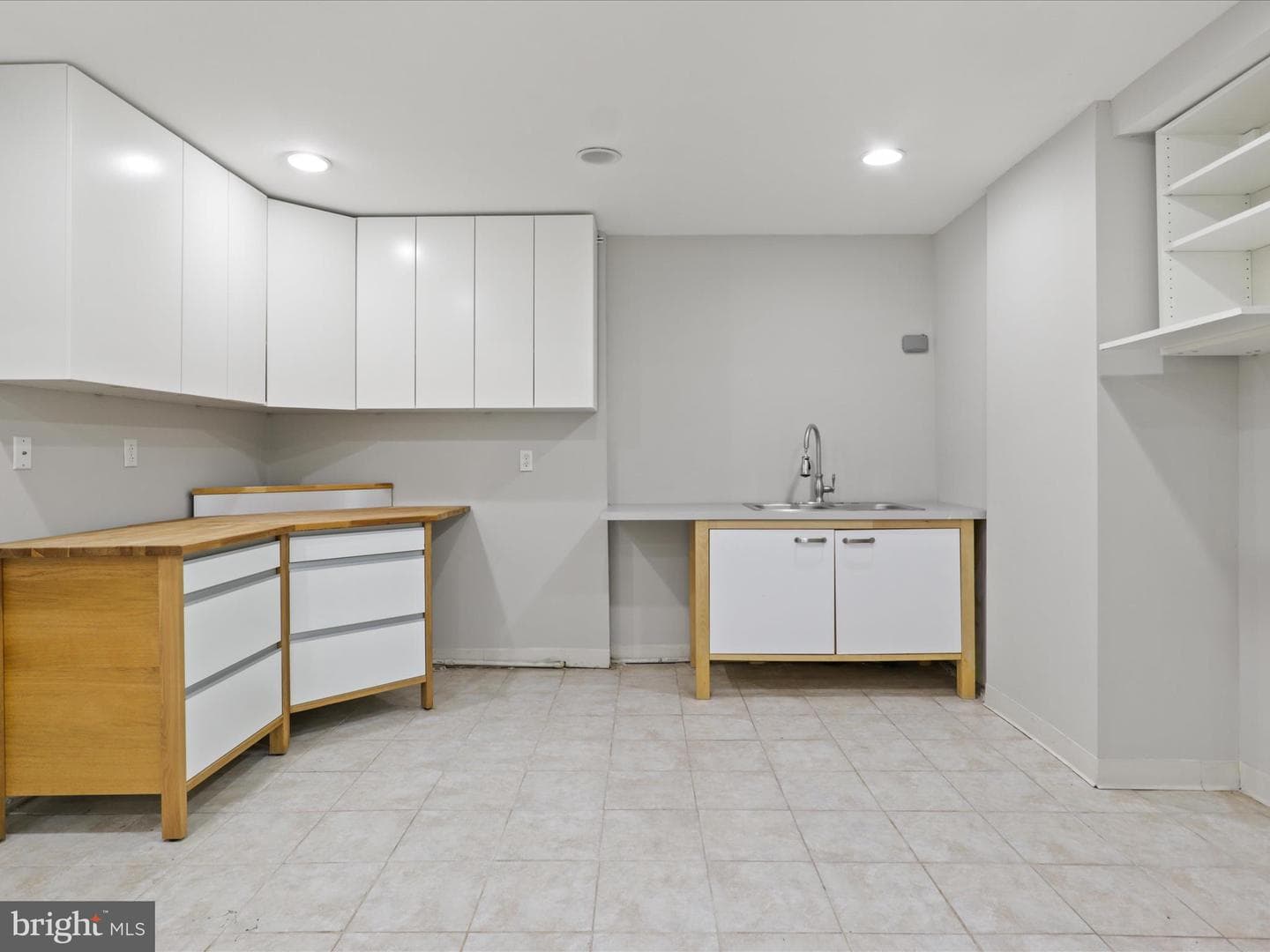 7533 Hollindale photo 52
