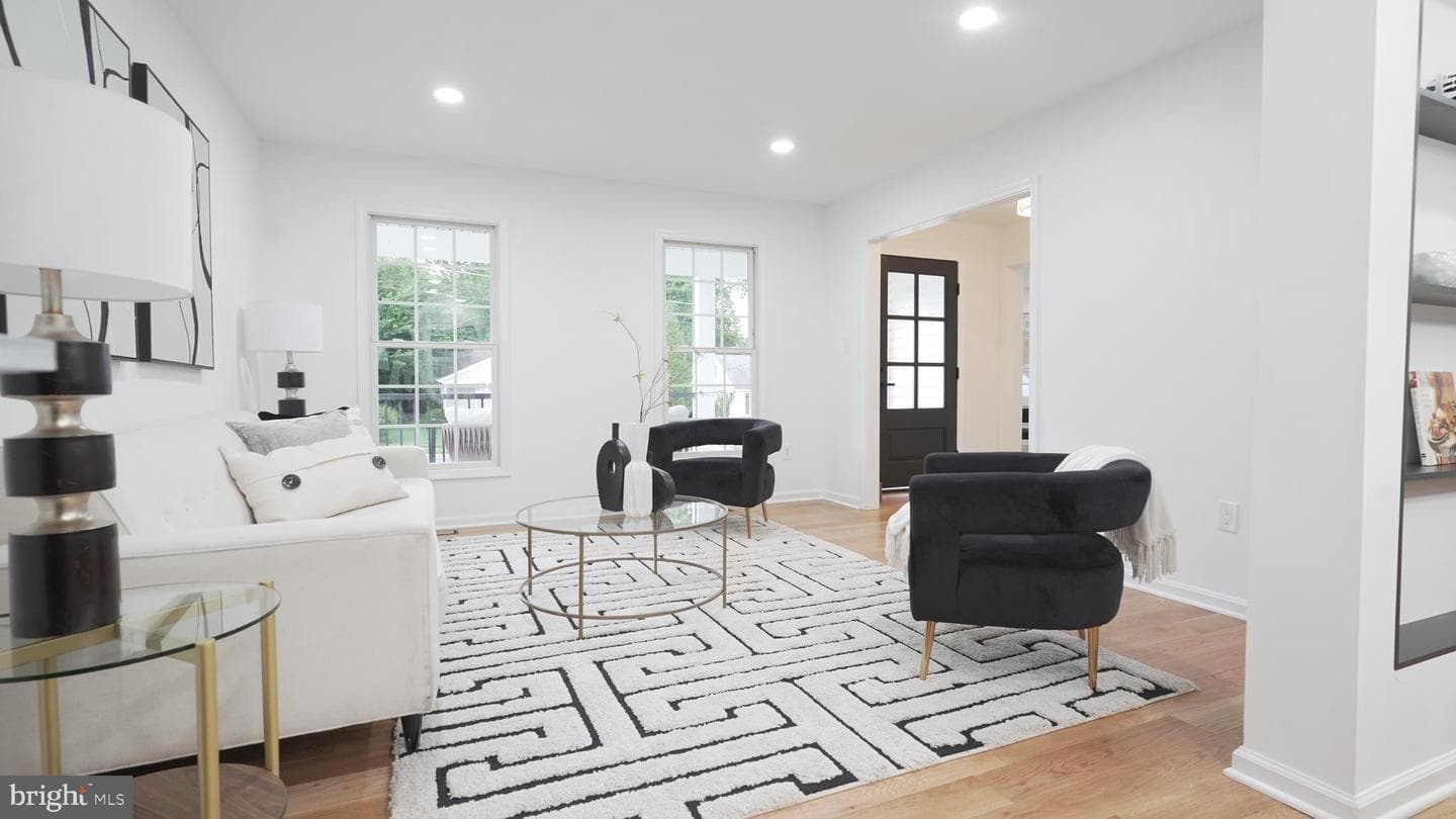3147 Headrow Lane photo 9