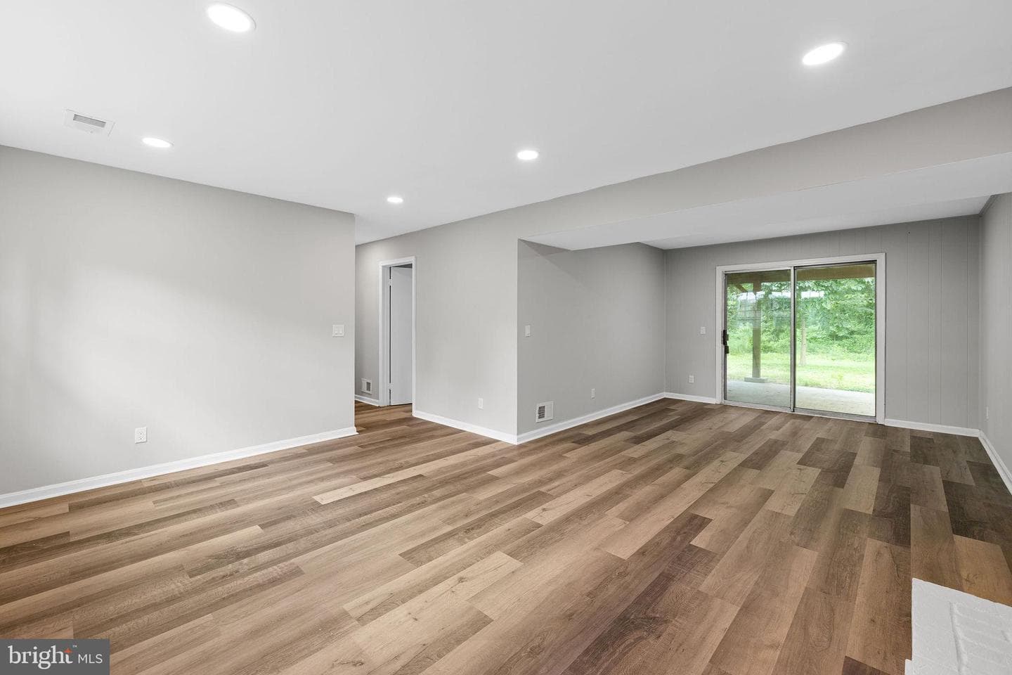 8614 Gateshead Road photo 33