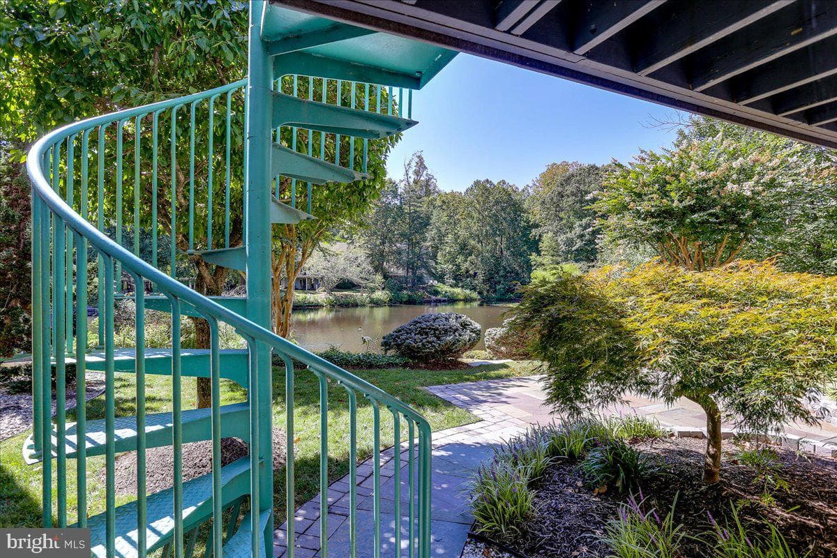 1460 Waterfront Road photo 56
