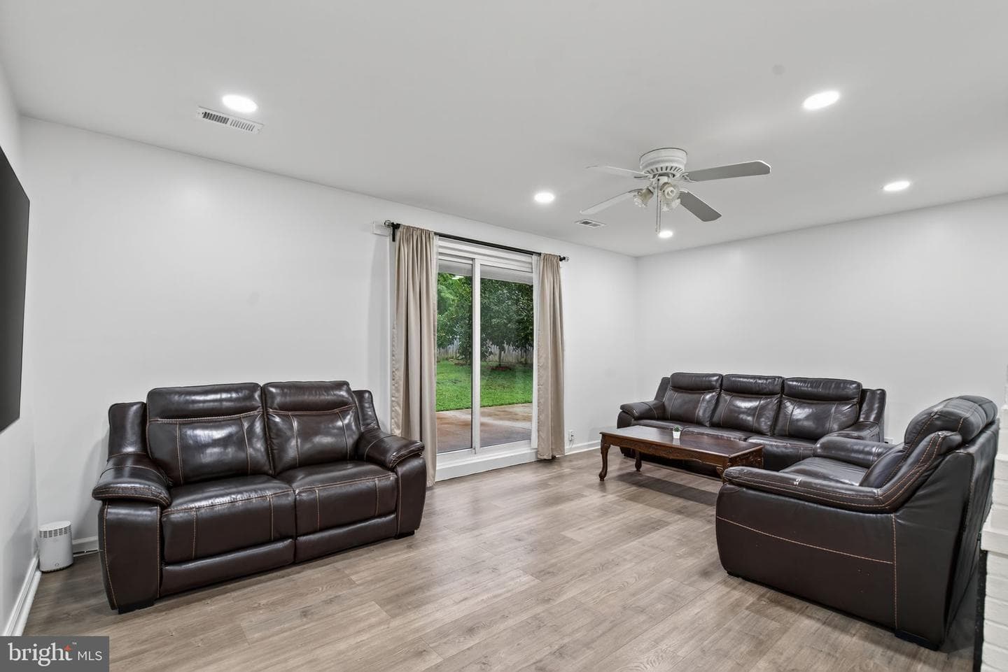 5400 Montgomery Street photo 18
