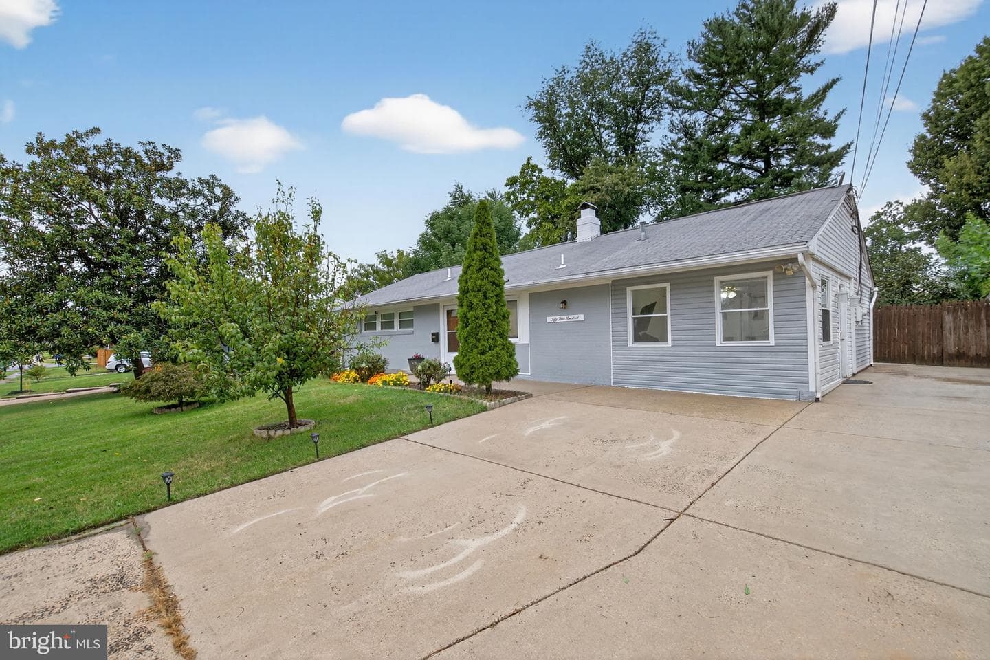 5400 Montgomery Street photo 3