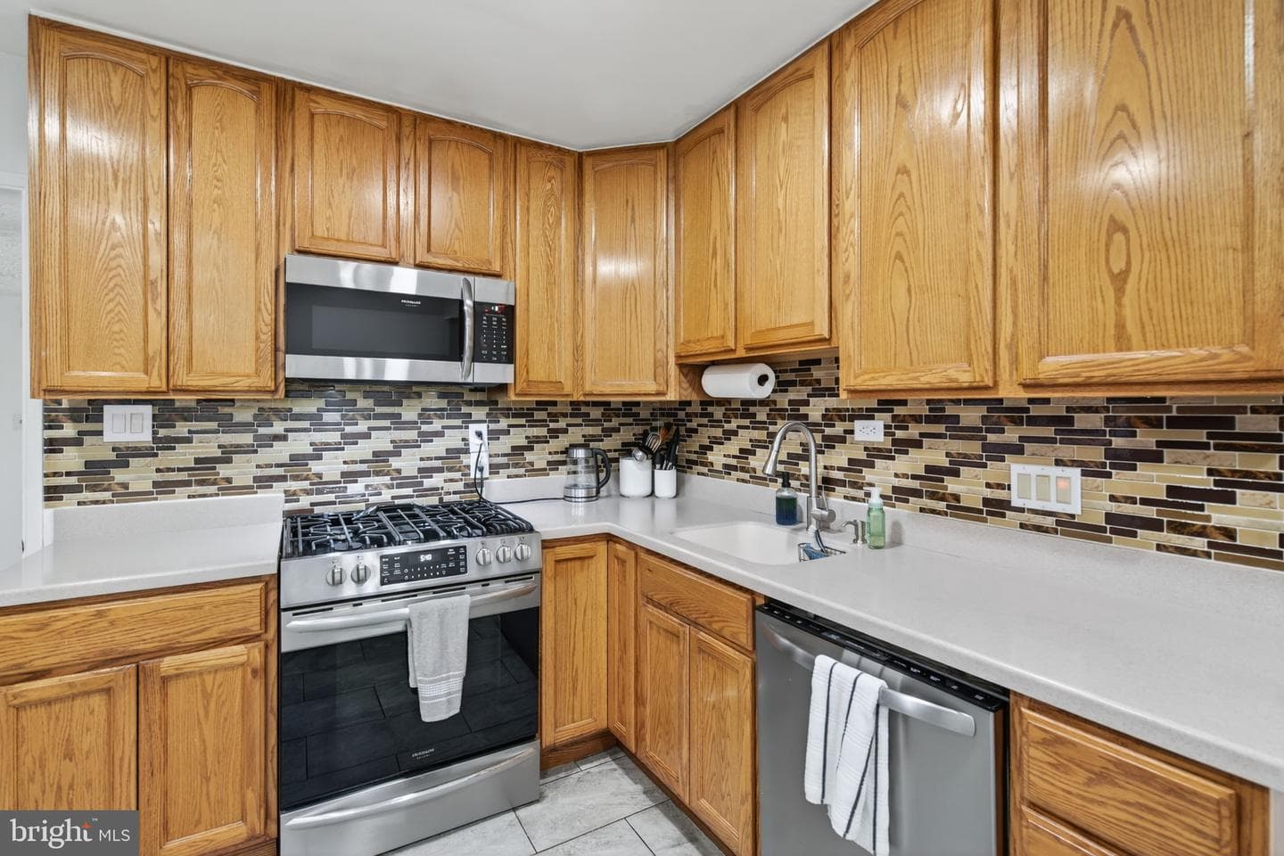 5400 Montgomery Street photo 8