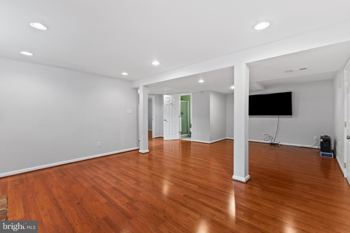 8517 Marquette photo 23