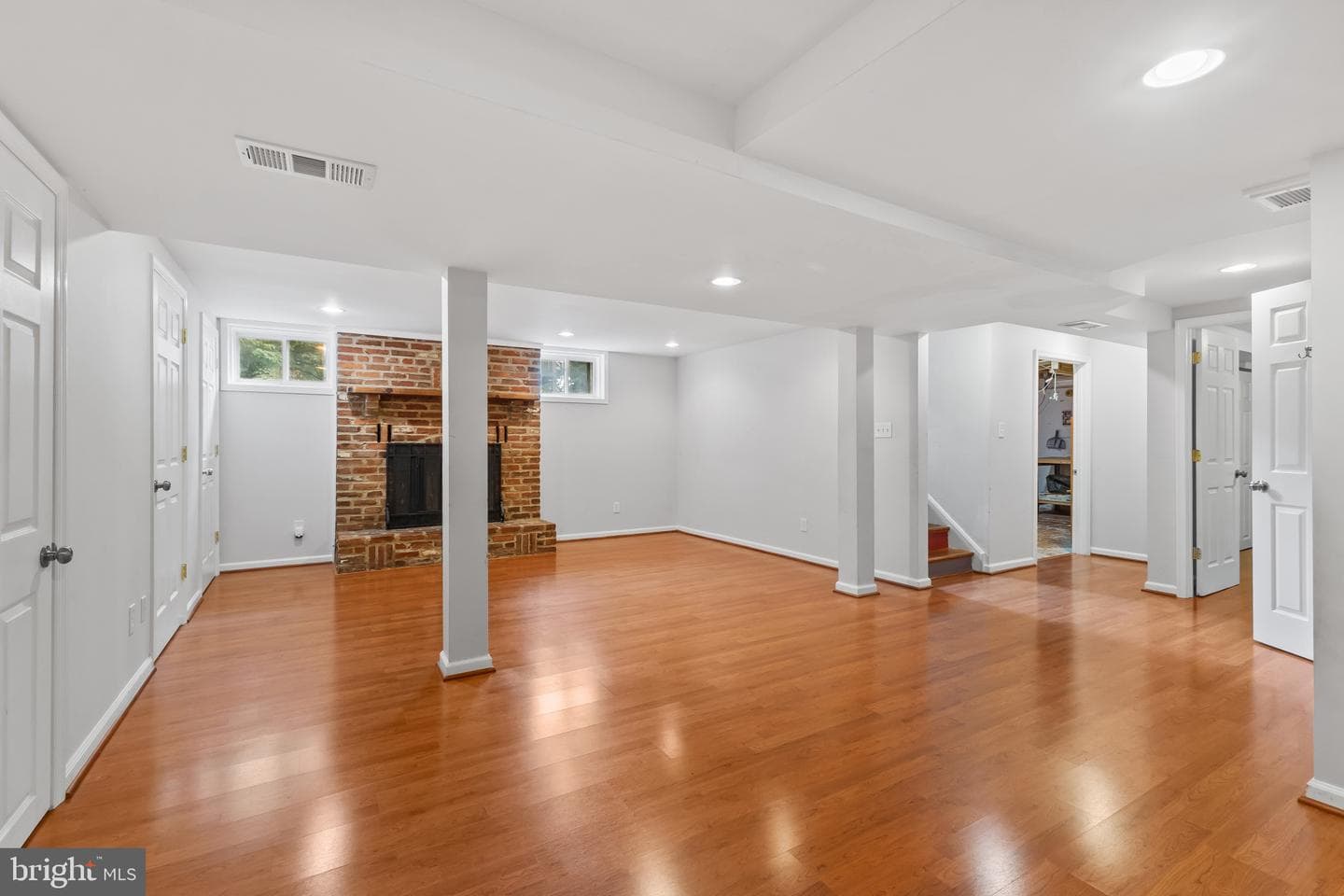 8517 Marquette photo 24