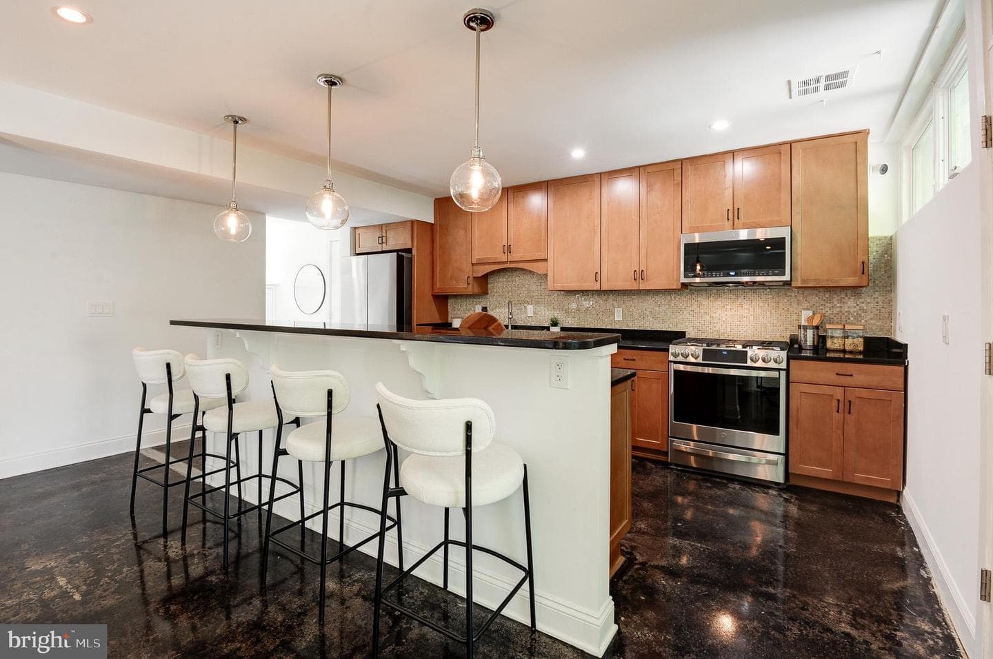 11533 Maple Ridge Road photo 3