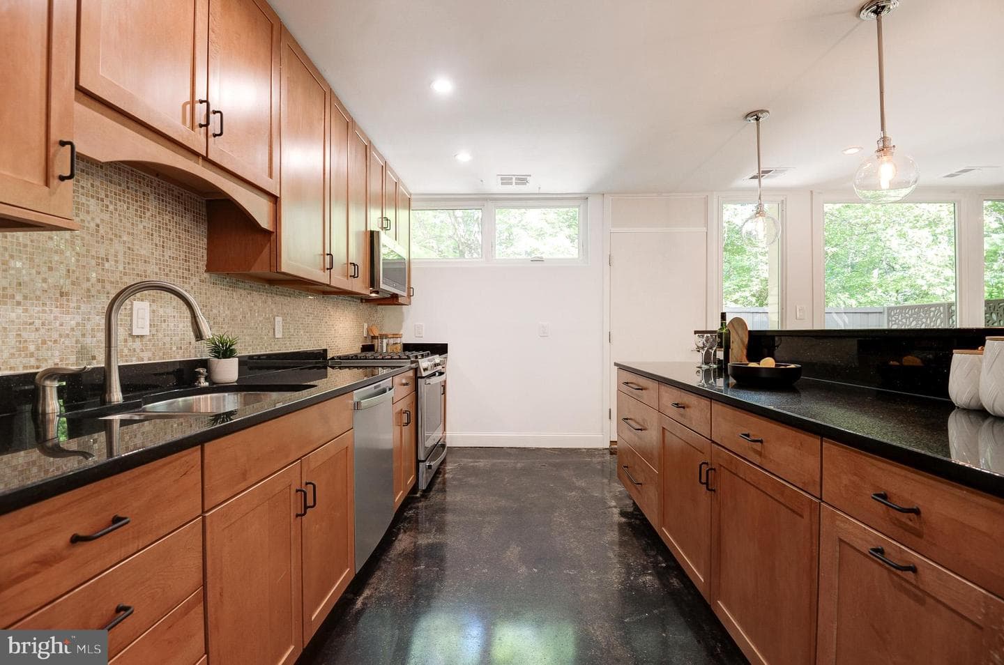 11533 Maple Ridge Road photo 8