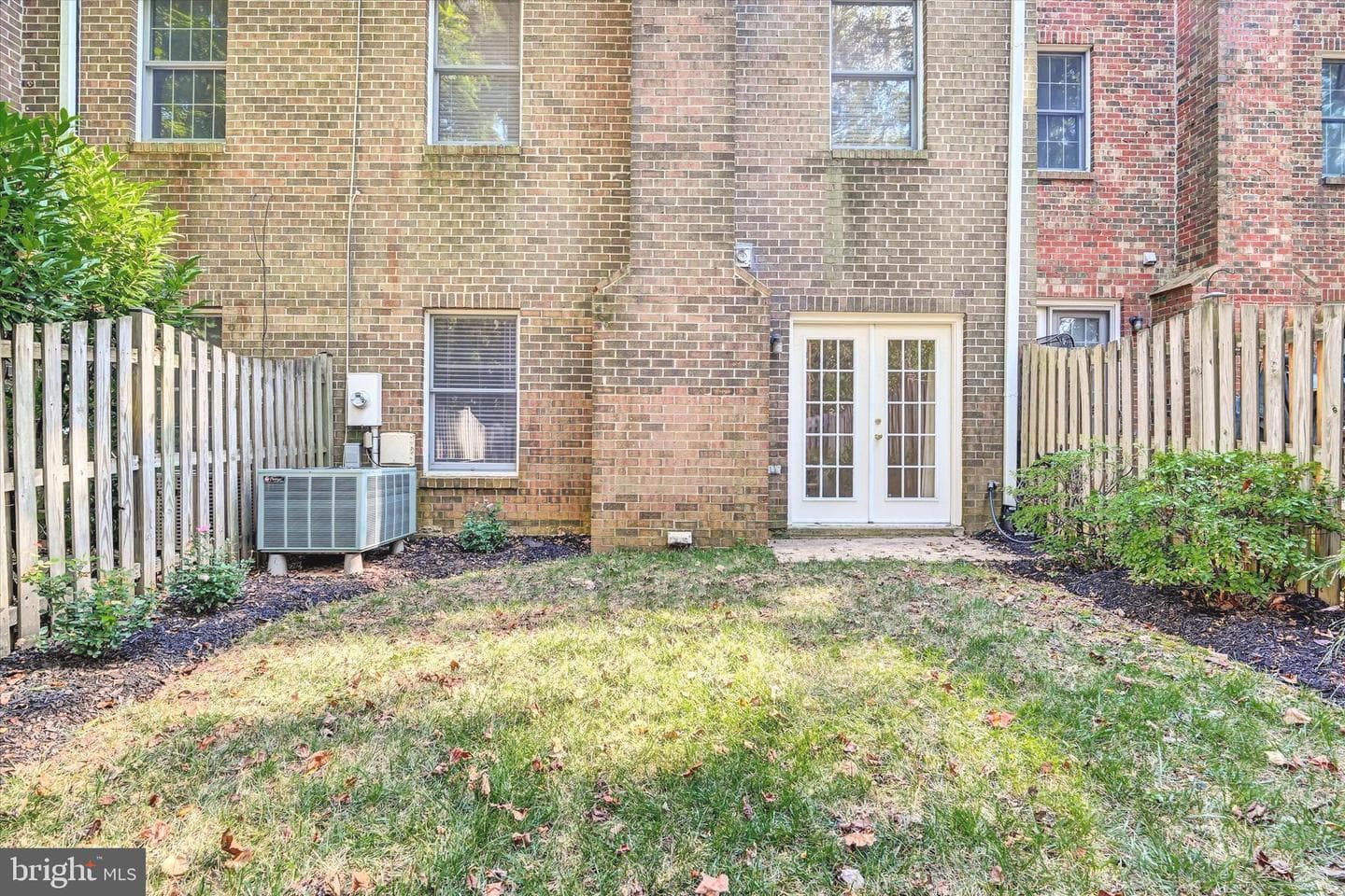 2918 Oakborough Square photo 30