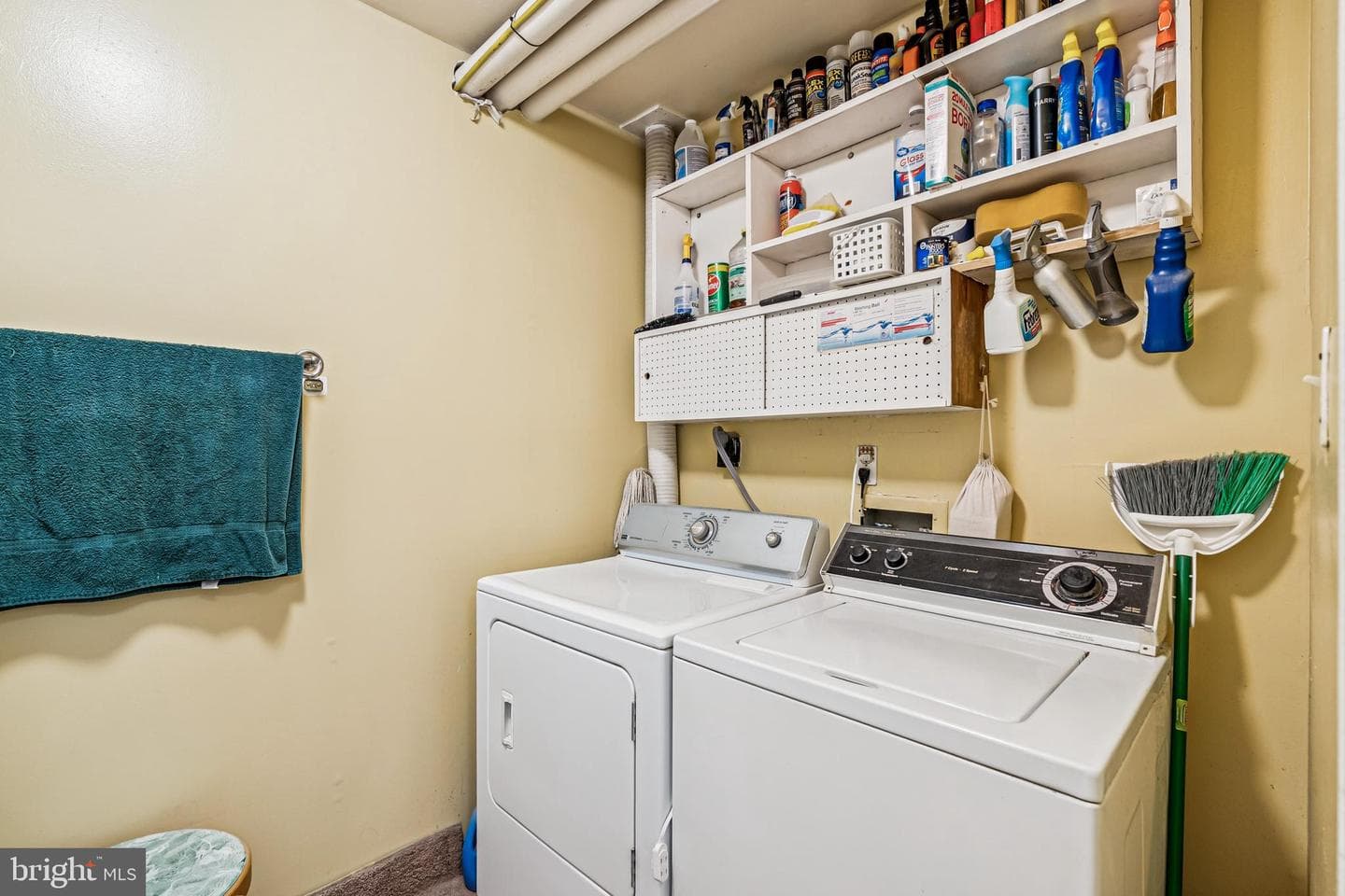 2146 Woodford Road photo 22