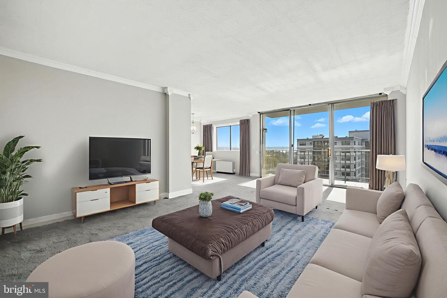 2059 Huntington Avenue #907