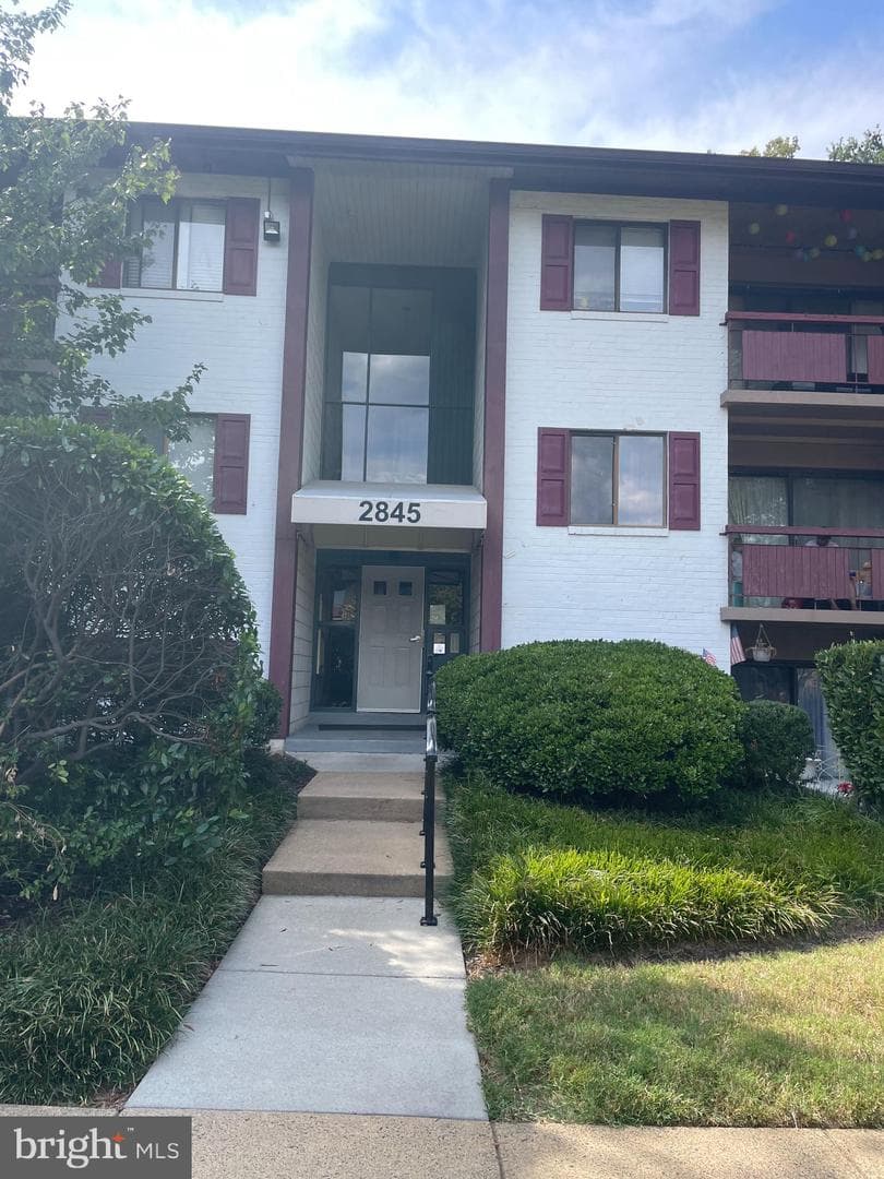 2845 Windsor Drive #302 photo 1