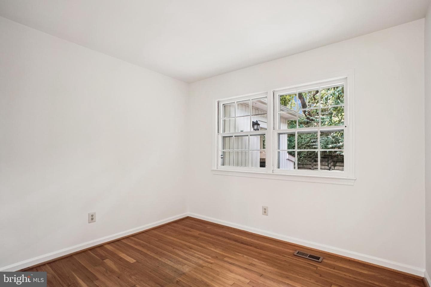 9525 Center Street photo 24