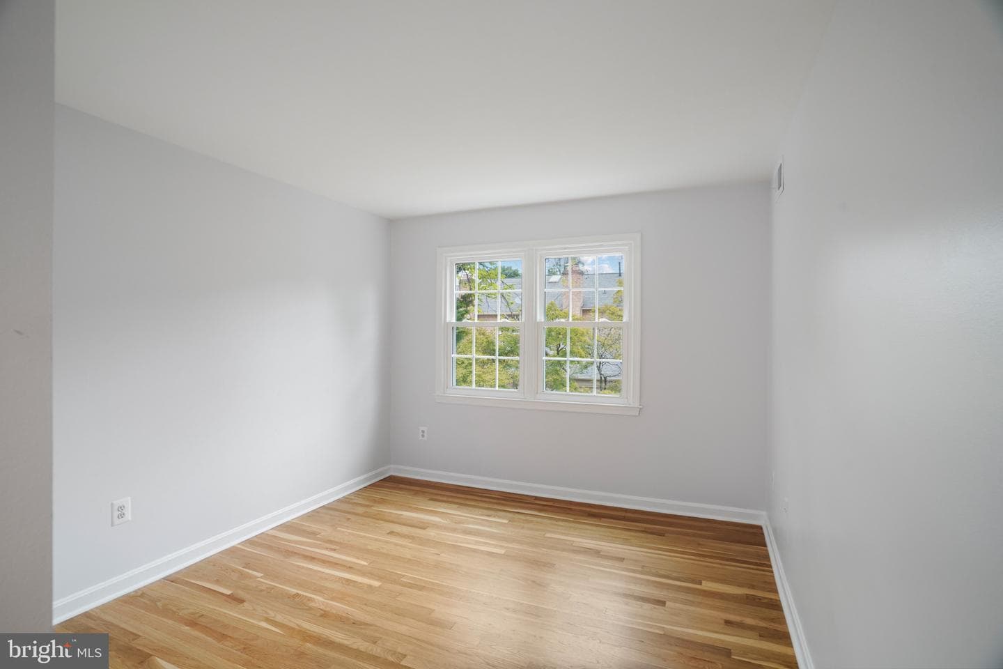 7374 Montcalm Drive photo 20