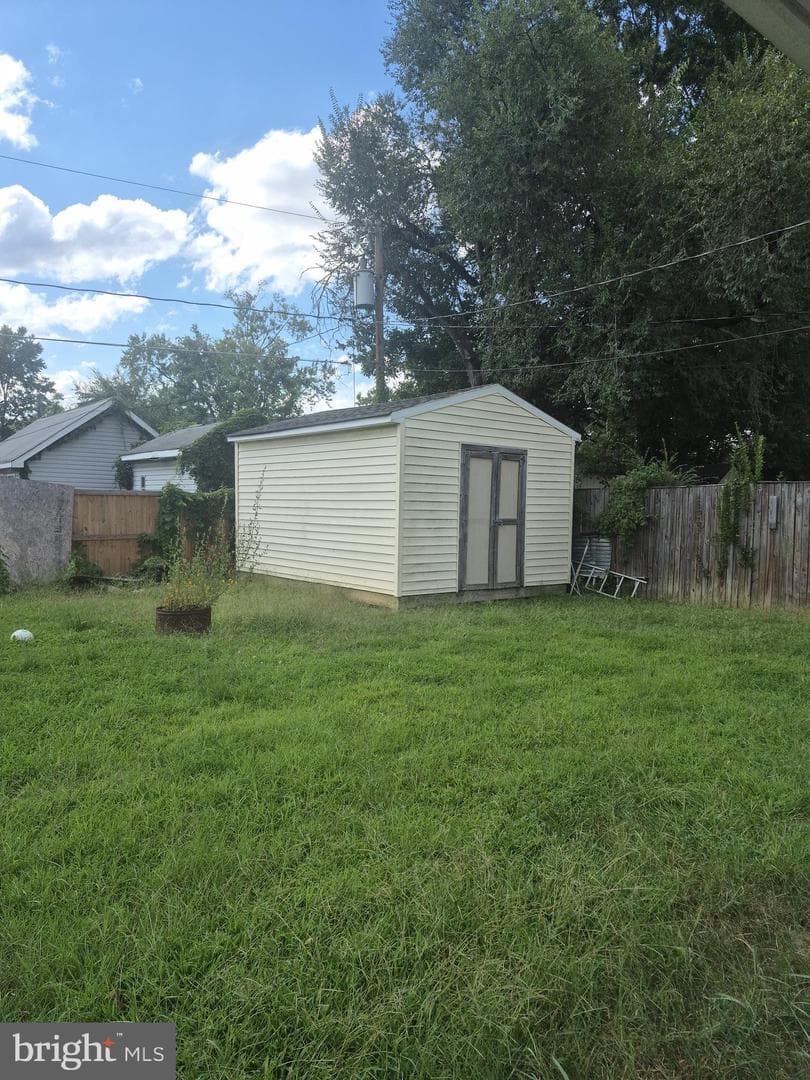 7952 Hammond Street photo 5