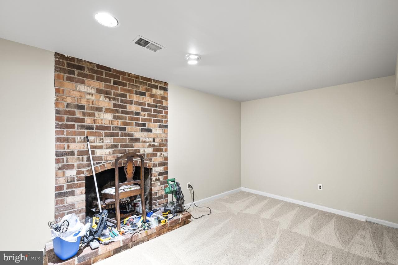 312 Holly Court photo 24
